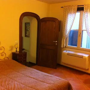 Leoni Apartment